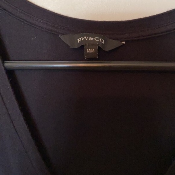 Black v-neck tee RW&Co - Picture 2 of 2